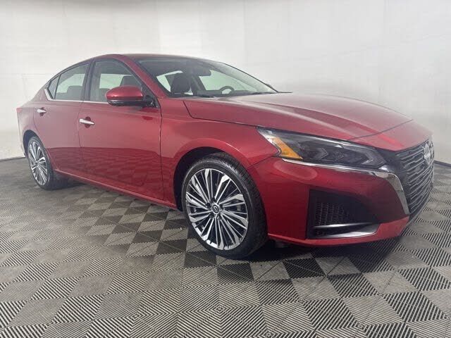 2024 NISSAN Altima