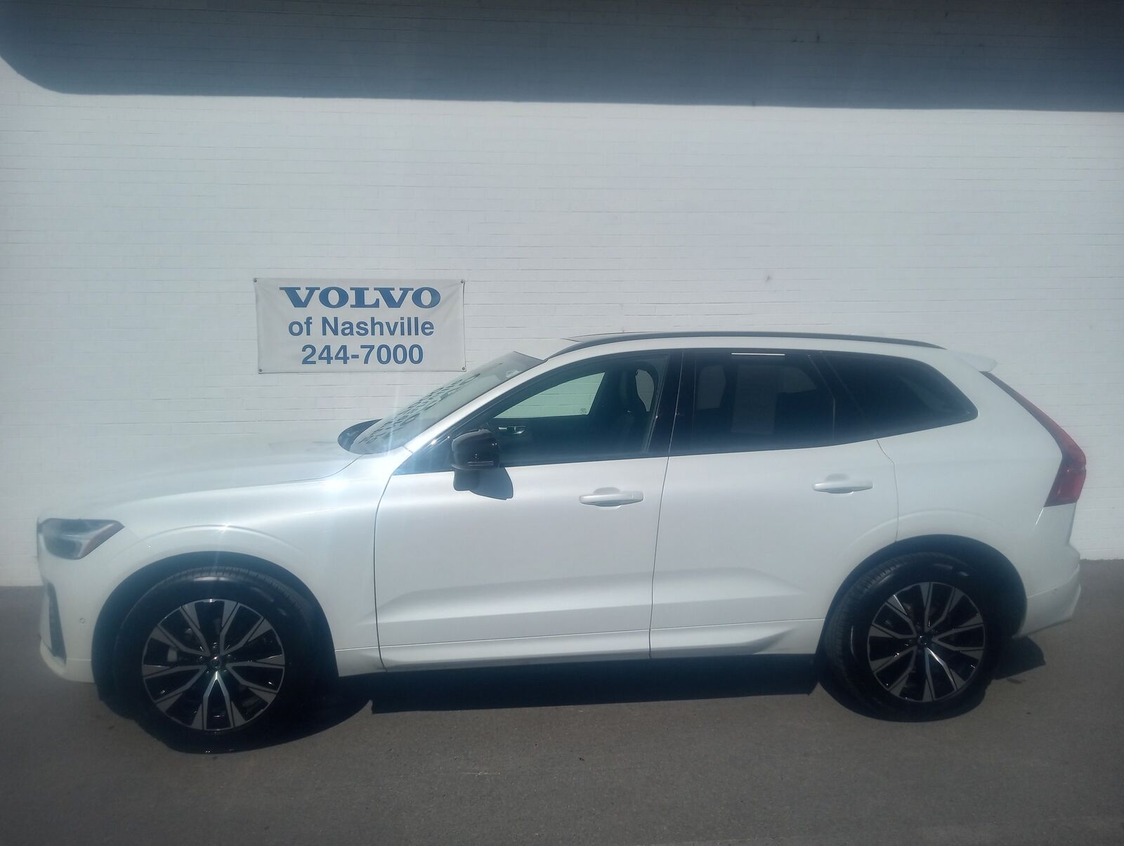 2025 VOLVO XC60
