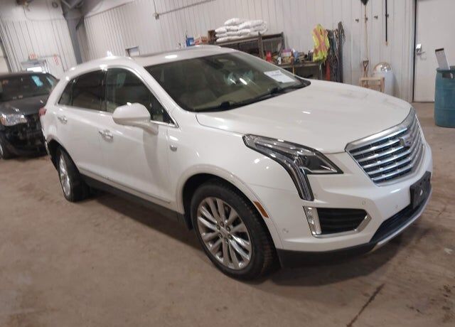 2017 CADILLAC XT5