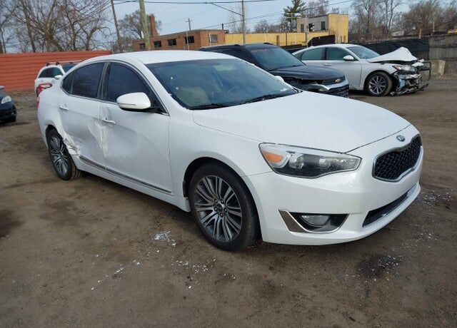 2014 KIA Cadenza