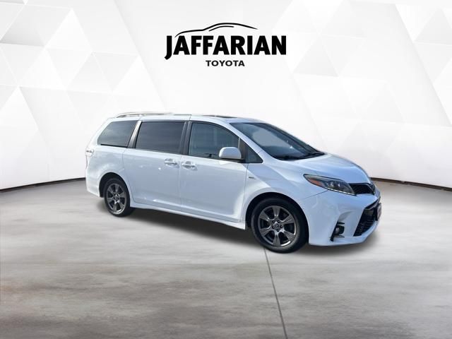 2019 TOYOTA Sienna