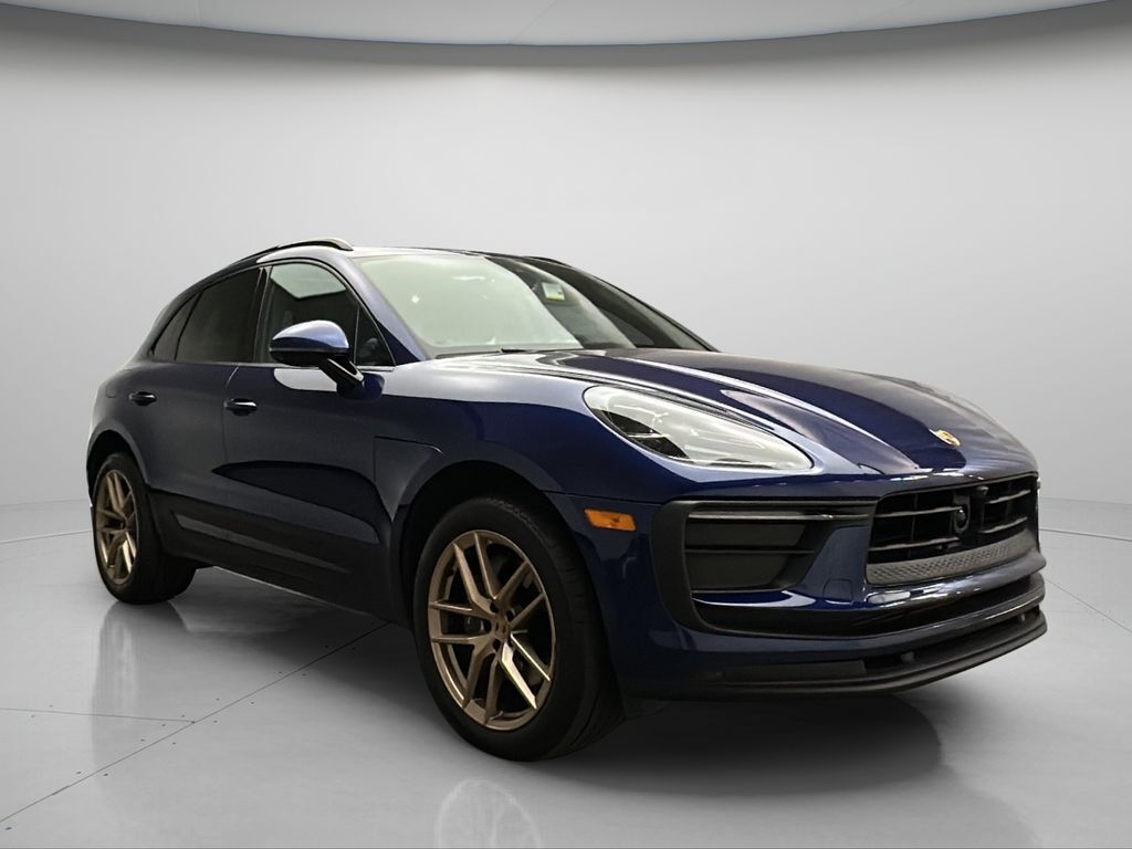 2023 PORSCHE Macan