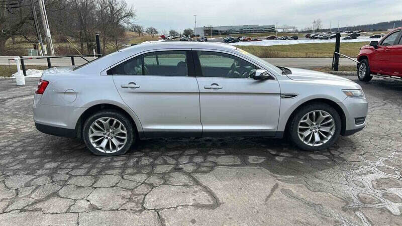 2018 FORD Taurus