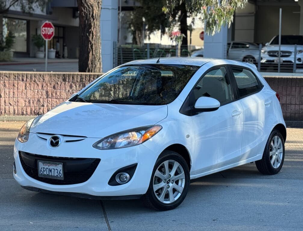 2011 MAZDA Mazda2
