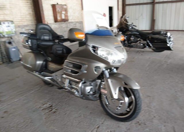 2002 HONDA GL1800
