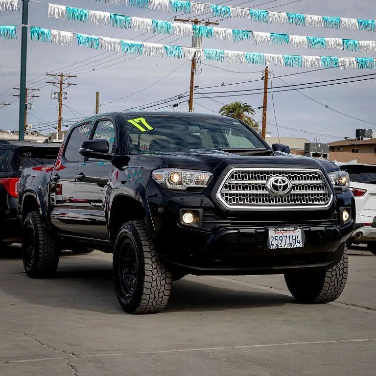 2017 TOYOTA Tacoma