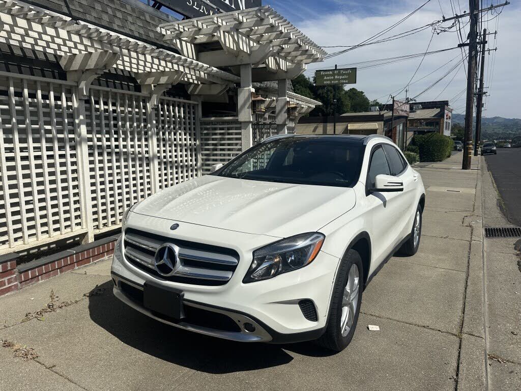 2017 MERCEDES-BENZ GLA-Class