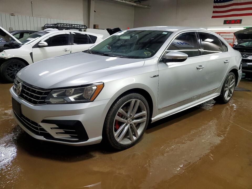 2017 VOLKSWAGEN Passat
