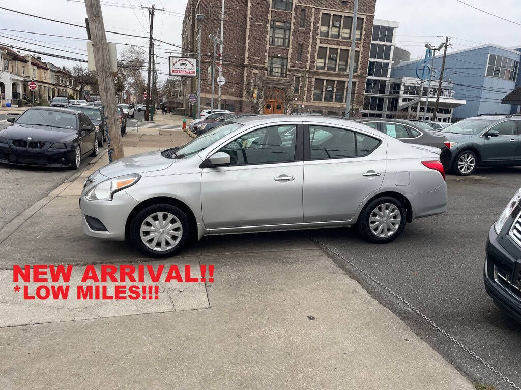 2016 NISSAN Versa