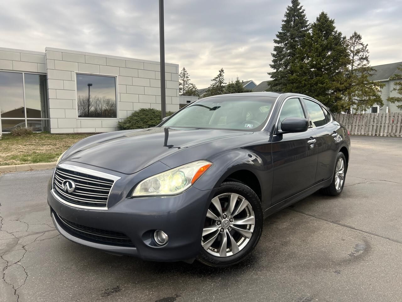 2011 INFINITI M37