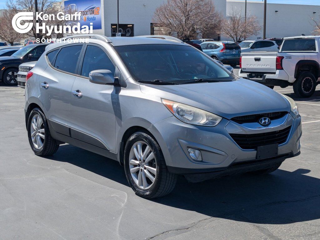 2011 HYUNDAI Tucson