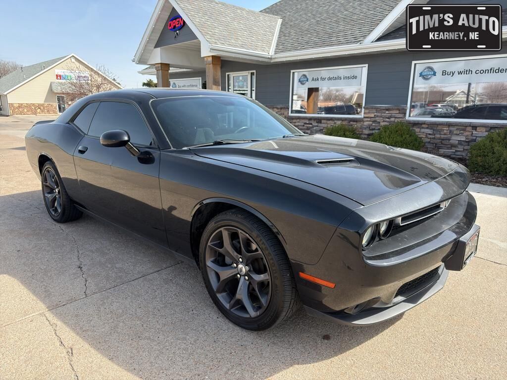 2017 DODGE Challenger