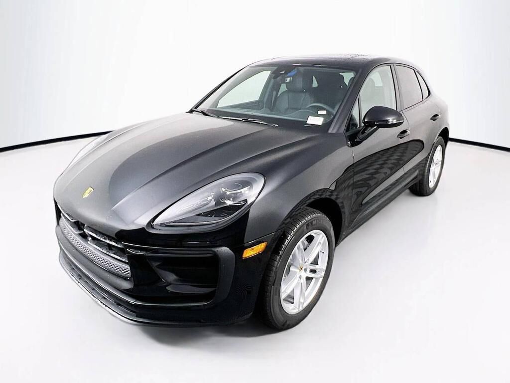 2026 PORSCHE Macan