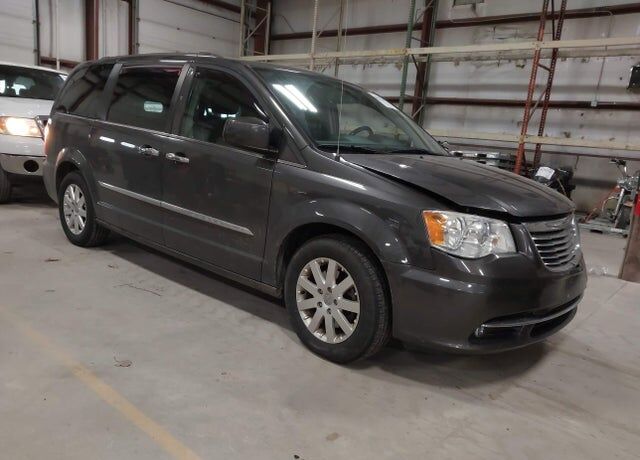 2016 CHRYSLER Town and Country