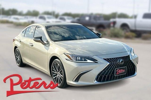 2025 LEXUS ES