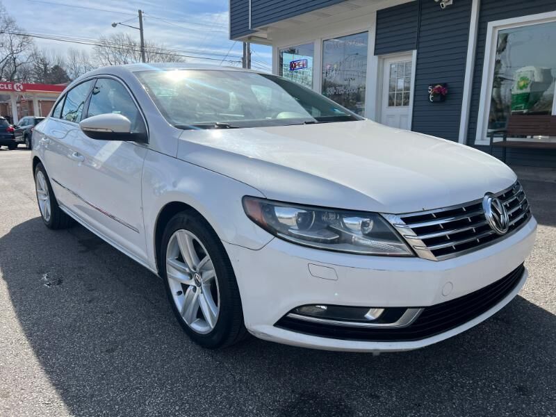 2013 VOLKSWAGEN Passat