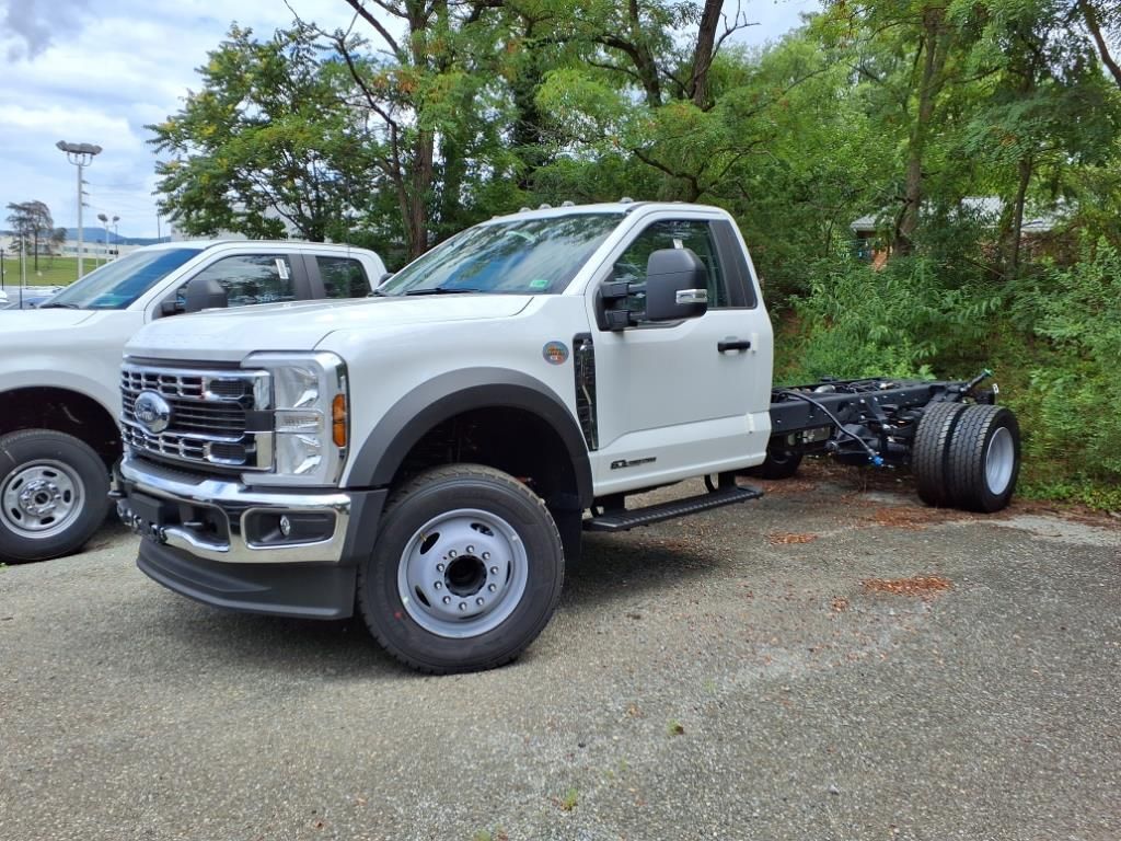 2025 FORD F-600