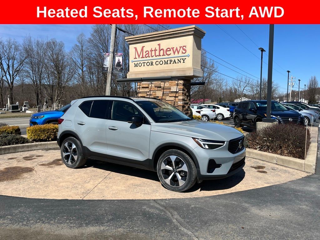 2024 VOLVO XC40