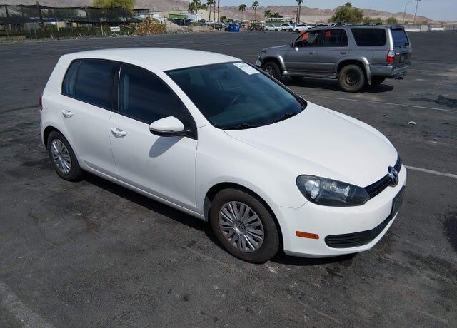 2013 VOLKSWAGEN Golf