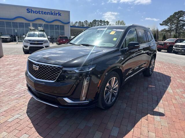 2021 CADILLAC XT6