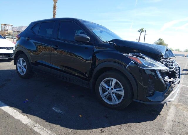 2024 NISSAN Kicks