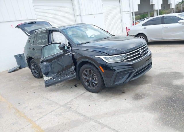2022 VOLKSWAGEN Tiguan