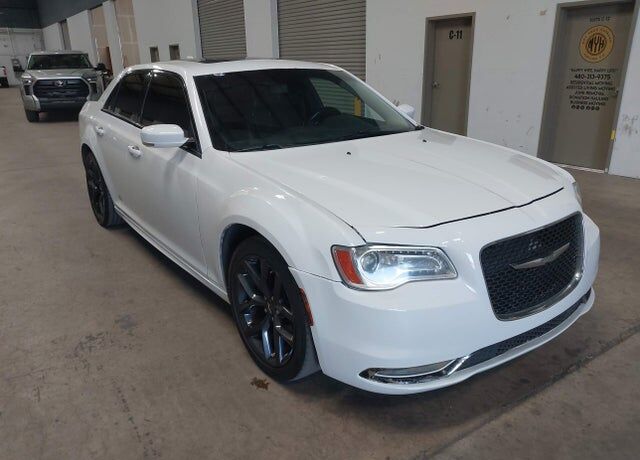 2017 CHRYSLER 300
