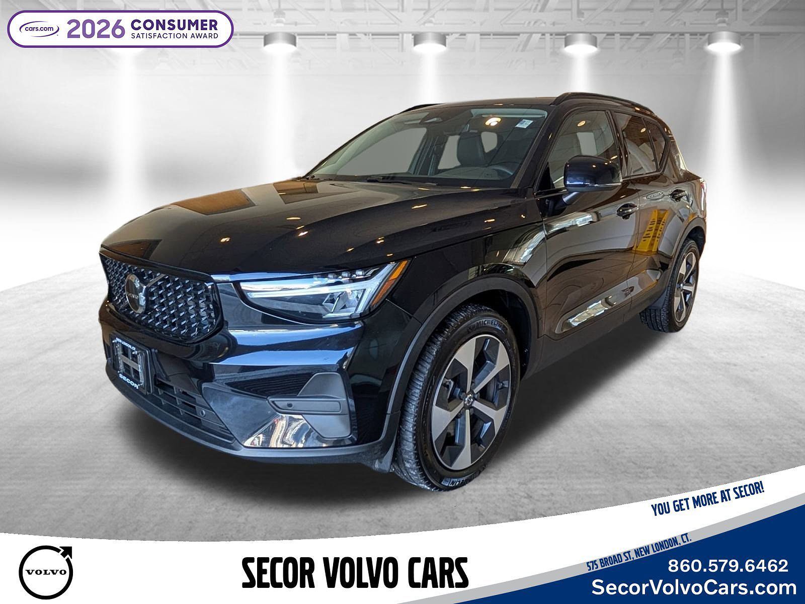 2026 VOLVO XC40