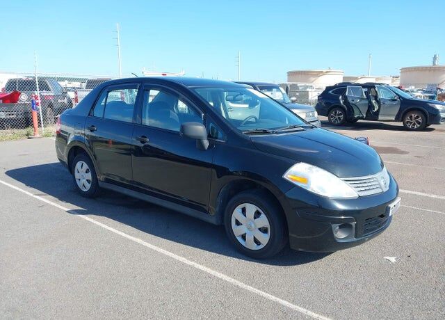 2010 NISSAN Versa