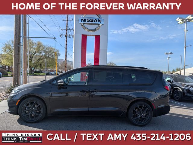 2022 CHRYSLER Pacifica