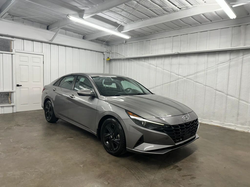 2023 HYUNDAI Elantra