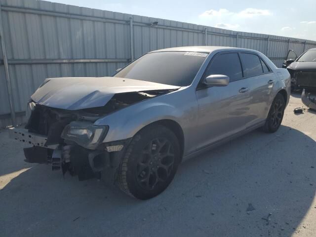 2016 CHRYSLER 300
