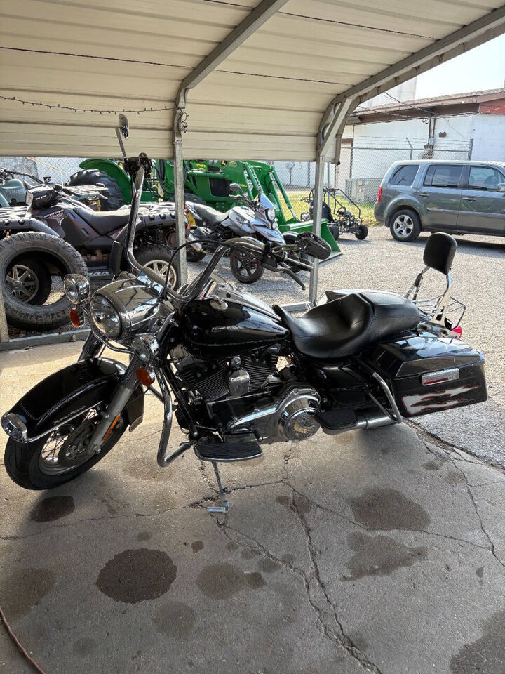 2010 HARLEY DAVIDSON FLHRC / Road King Classic