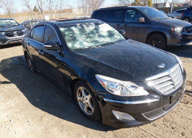 2013 HYUNDAI Genesis
