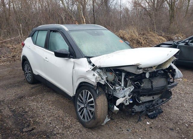 2021 NISSAN Kicks