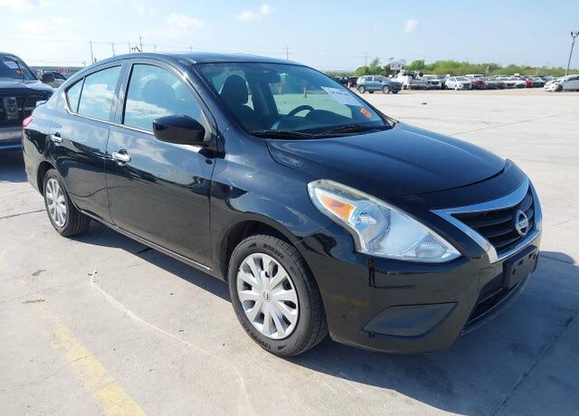 2016 NISSAN Versa