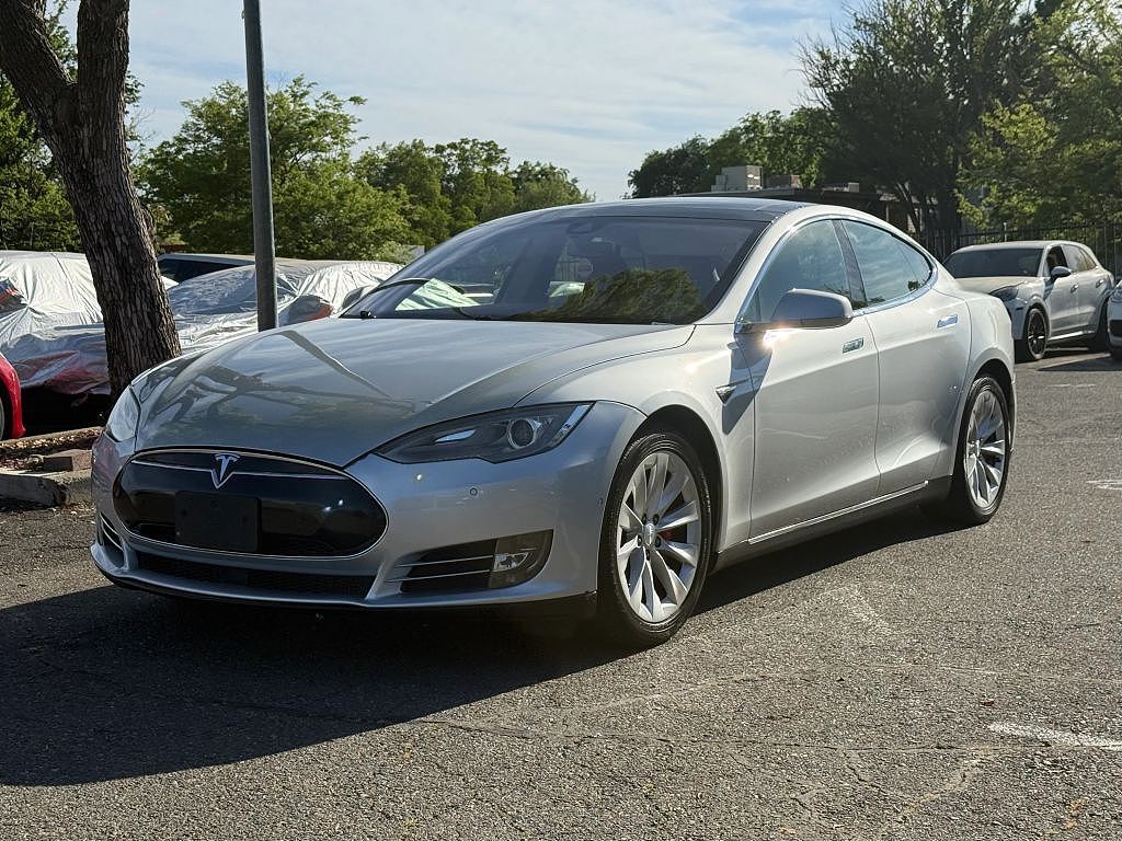 2015 TESLA Model S