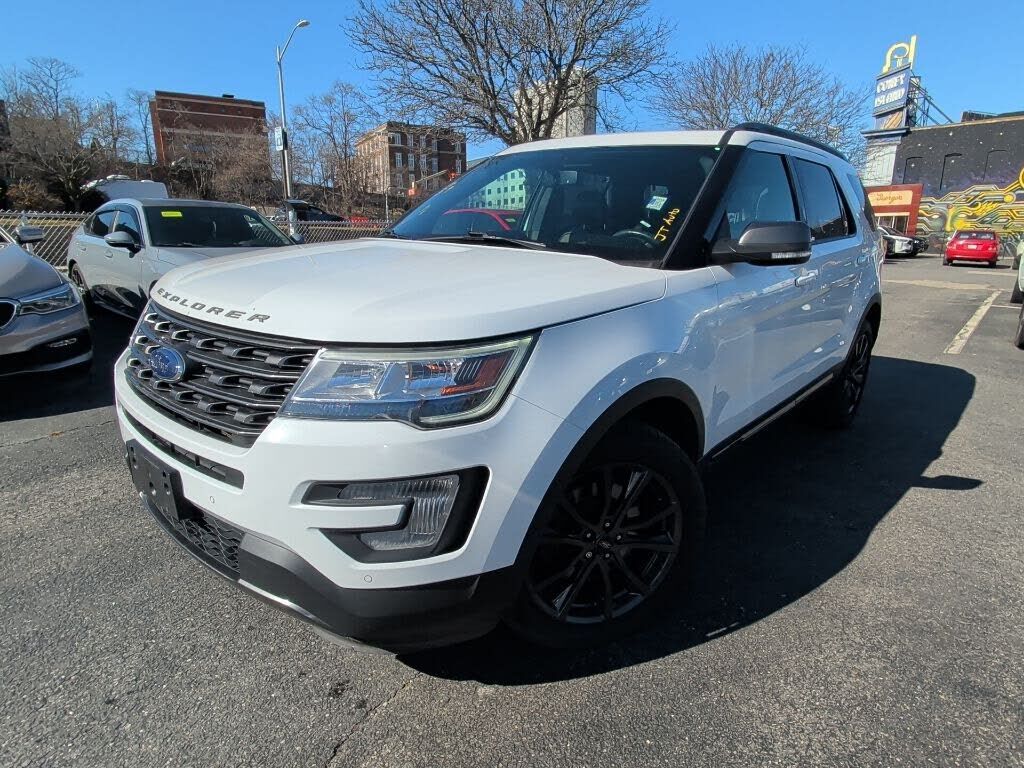 2017 FORD Explorer