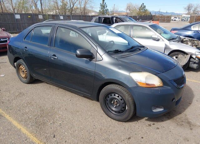 2011 TOYOTA Yaris
