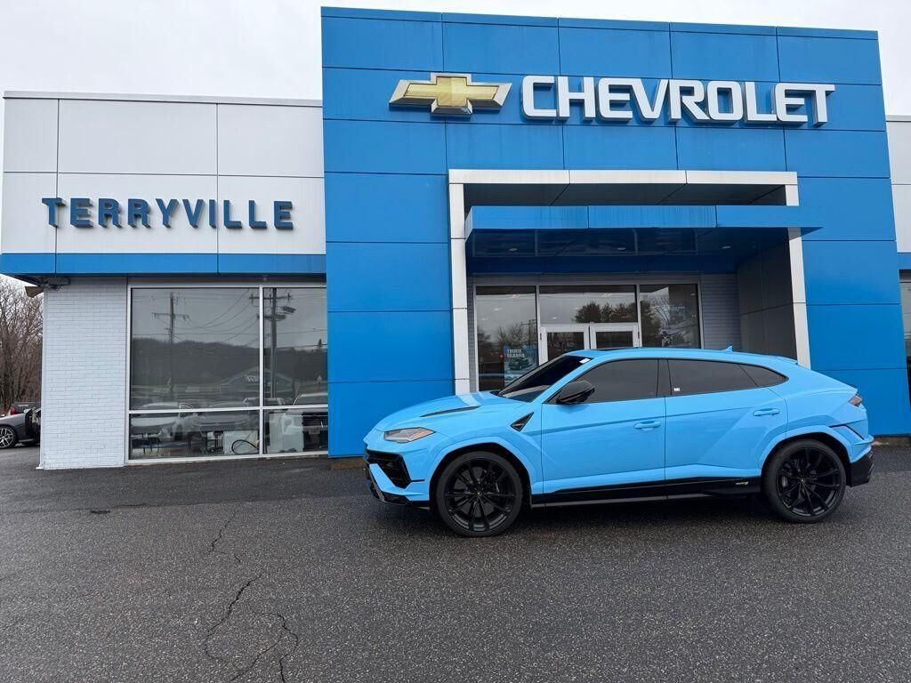 2024 LAMBORGHINI URUS