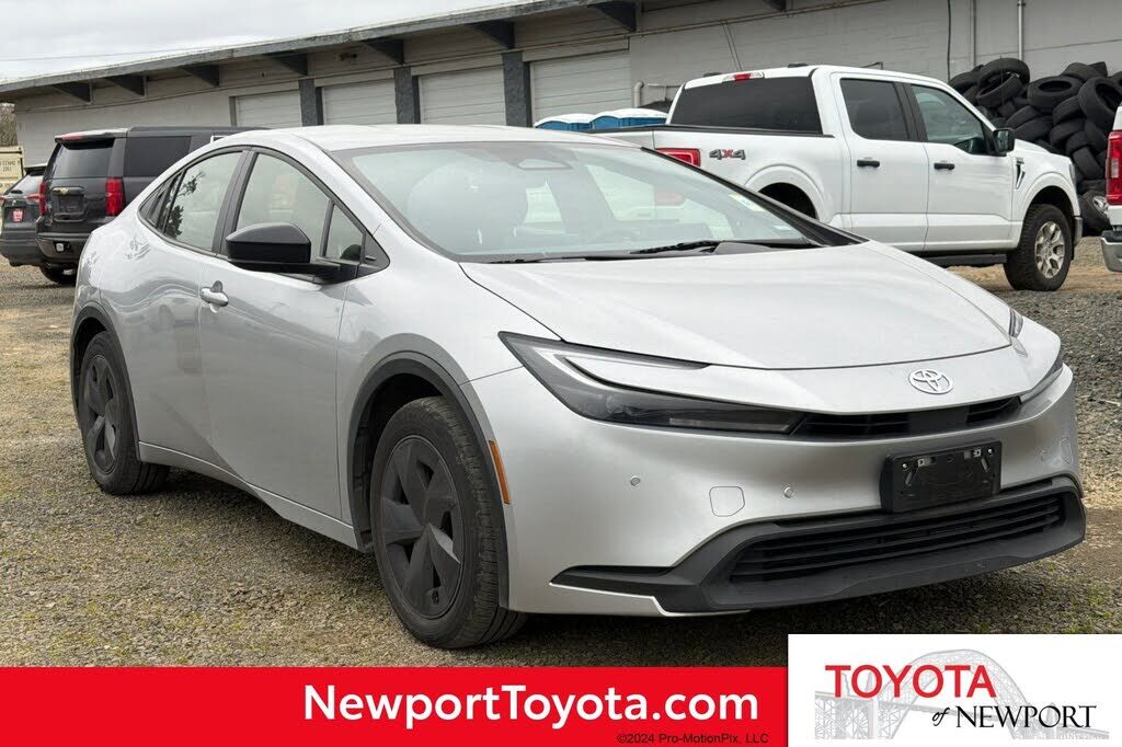 2024 TOYOTA PRIUS