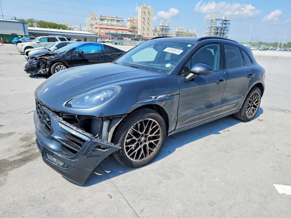 2017 PORSCHE Macan