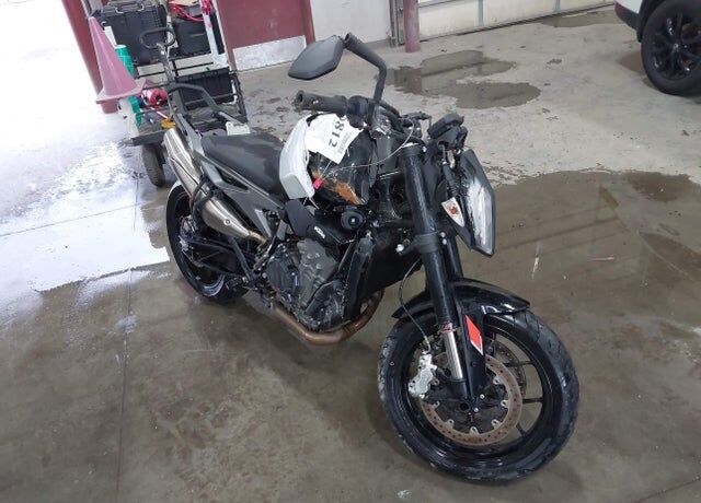 2024 KTM 790 Duke