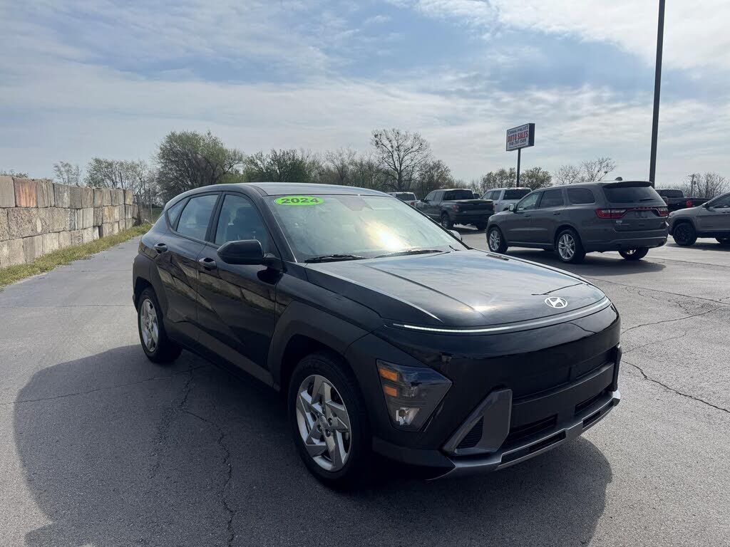 2024 HYUNDAI Kona