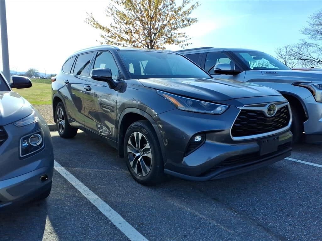 2021 TOYOTA Highlander