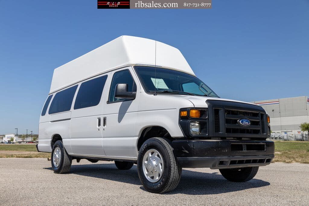 2011 FORD E-350