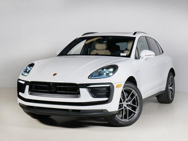 2026 PORSCHE Macan