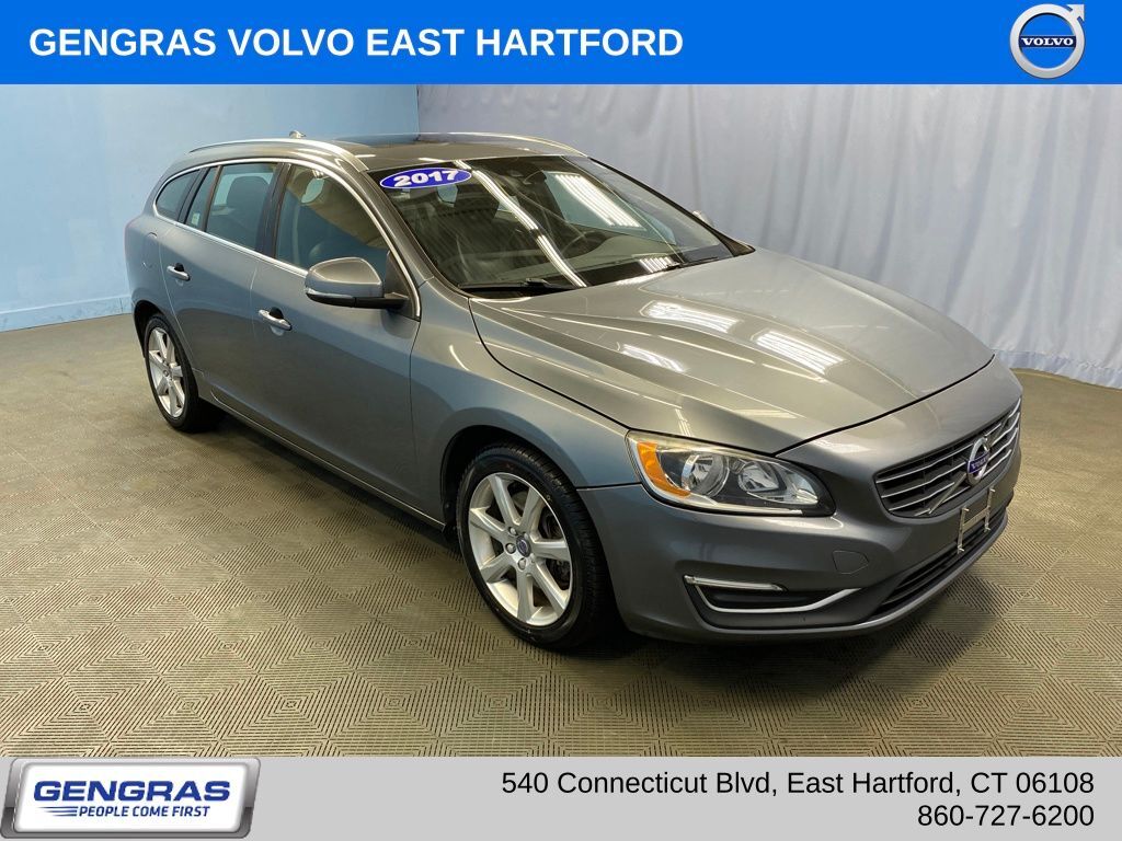 2017 VOLVO V60