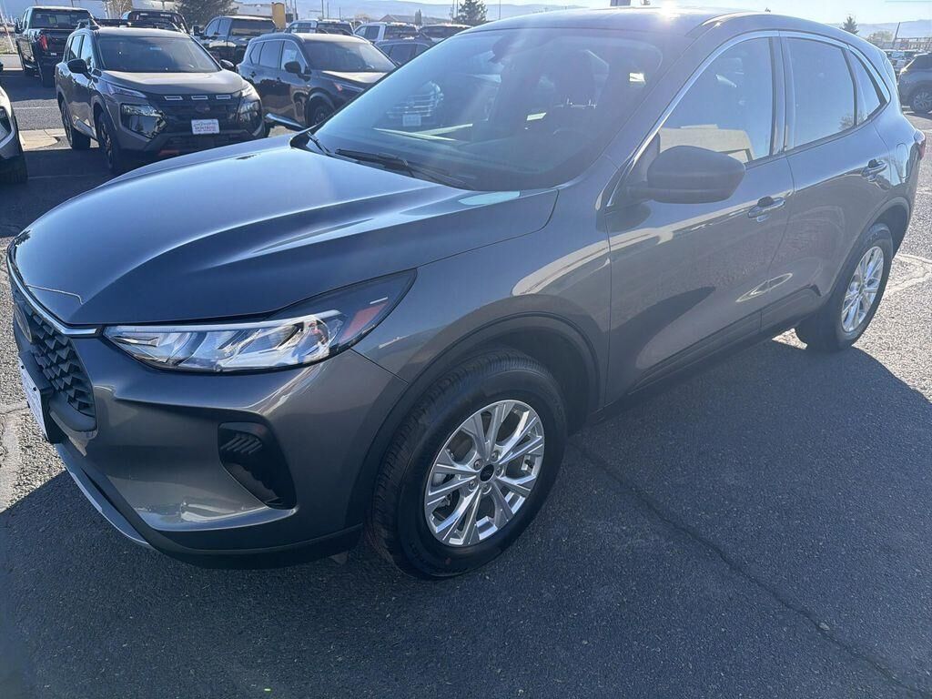 2024 FORD Escape