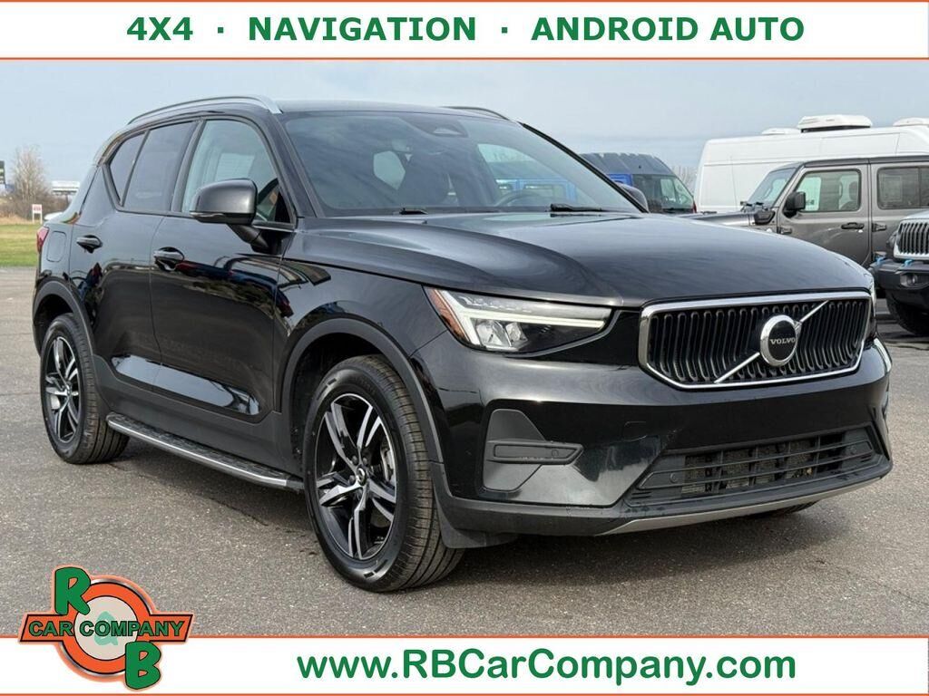 2023 VOLVO XC40